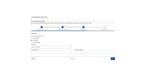 Formular mit Fortschrittsanzeige über vier Schritte; der dritte Schritt zur Person ist geöffnet.